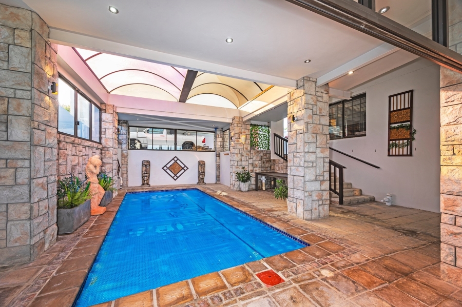4 Bedroom Property for Sale in Van Riebeeckshof Western Cape